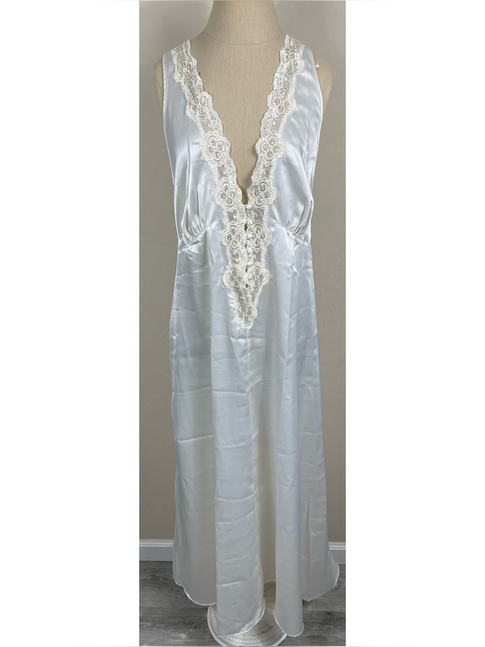 Vintage Victoria's Secret Gold Label Ivory Lace Plunge Slip